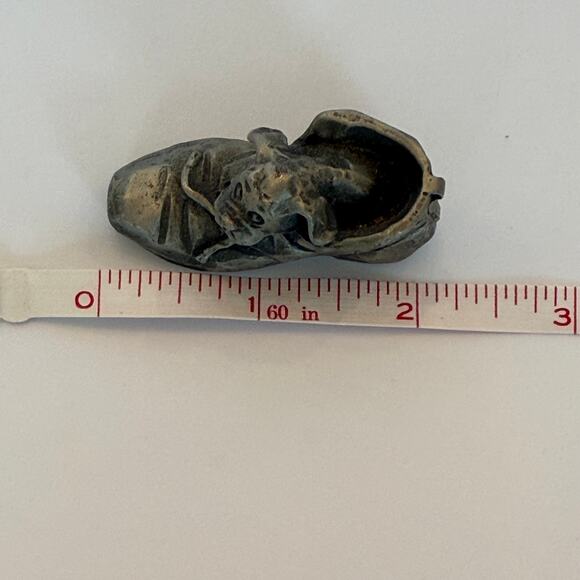 Vintage Hallmark Pewter Puppy in Shoe "No One Else Can Fill Your Shoes" Figurine - Picture 5 of 6